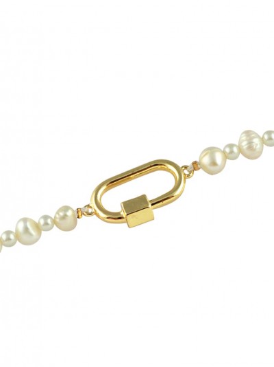 Enticing pearl bracelet