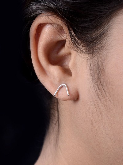 Airy Stud Earrings